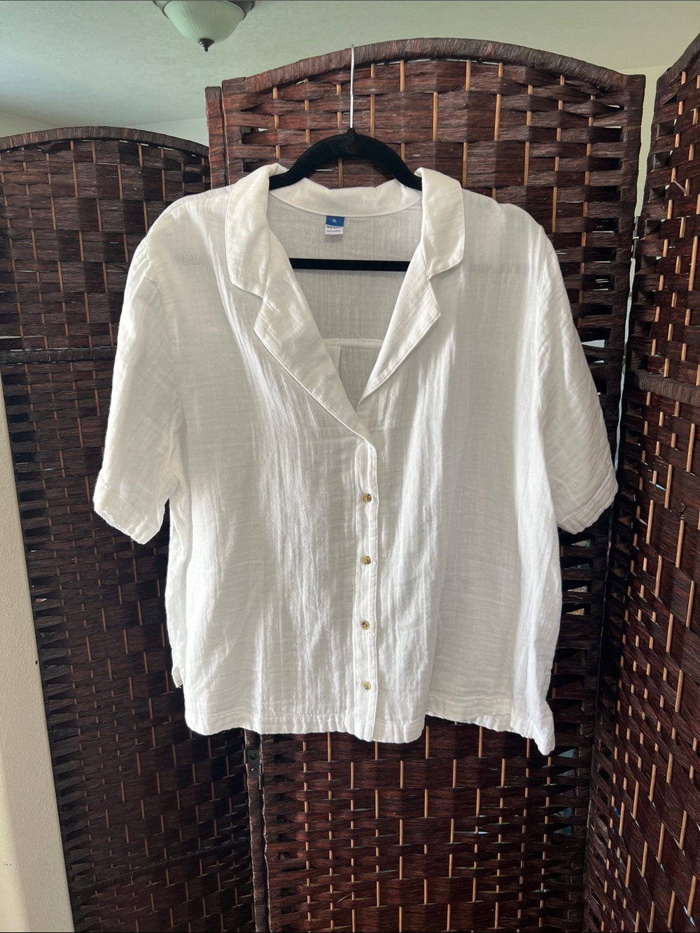 Old Navy White Short-Sleeve Button Down Top